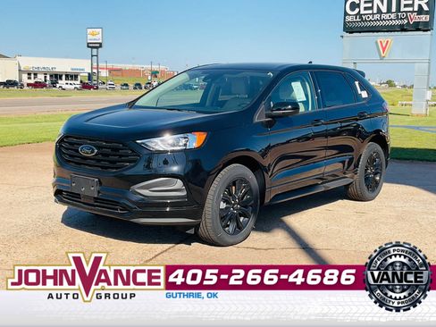 Used 2024 Ford Edge SE w/ Black Appearance Package image 3