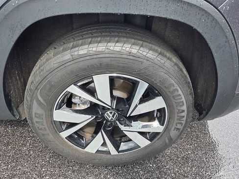 Used 2023 Volkswagen Atlas Cross Sport SE FWD image 5