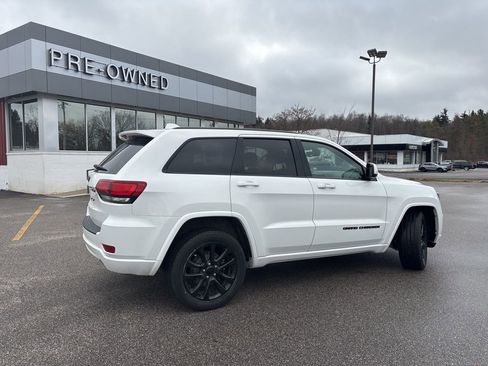 Used 2020 Jeep Grand Cherokee Altitude image 5