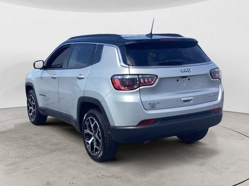 Certified 2025 Jeep Compass Limited AWD/4WD image 3