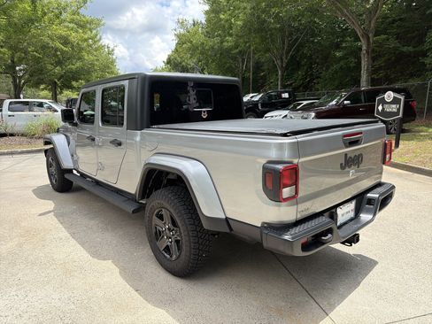 Used 2021 Jeep Gladiator Sport AWD/4WD image 5