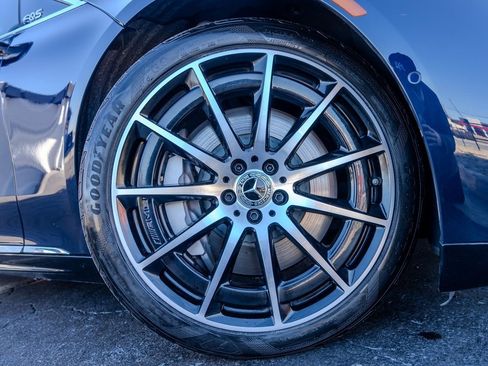 Used 2022 Mercedes-Benz EQS 580 580 image 30