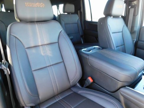 New 2025 Chevrolet Suburban High Country image 21