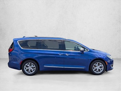 Used 2020 Chrysler Pacifica Limited FWD image 4