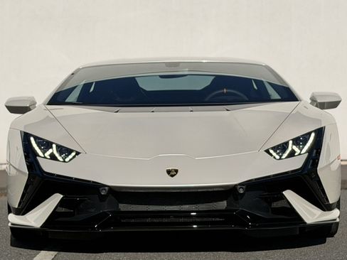 Used 2024 Lamborghini Huracan Tecnica image 2