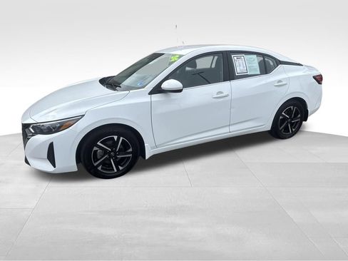 Used 2024 Nissan Sentra SV image 4
