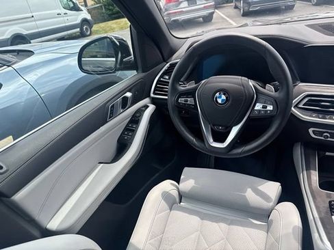 Used 2023 BMW X5 xDrive40i w/ Premium Package AWD/4WD image 18