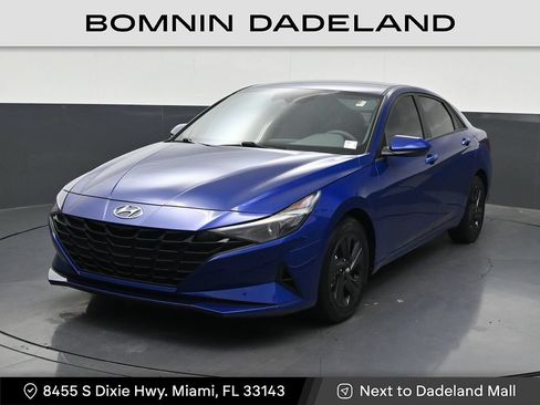 Used 2023 Hyundai Elantra SEL FWD image 1