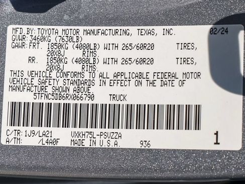 Used 2024 Toyota Tundra Platinum AWD/4WD image 32