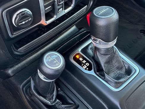 Used 2022 Jeep Gladiator Sport AWD/4WD image 22