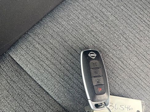 Certified 2023 Nissan Rogue SV image 29