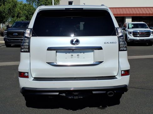 Used 2023 Lexus GX 460 Premium w/ Accessory Package AWD/4WD image 4