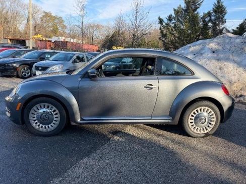 Used 2014 Volkswagen Beetle 2.5 image 2