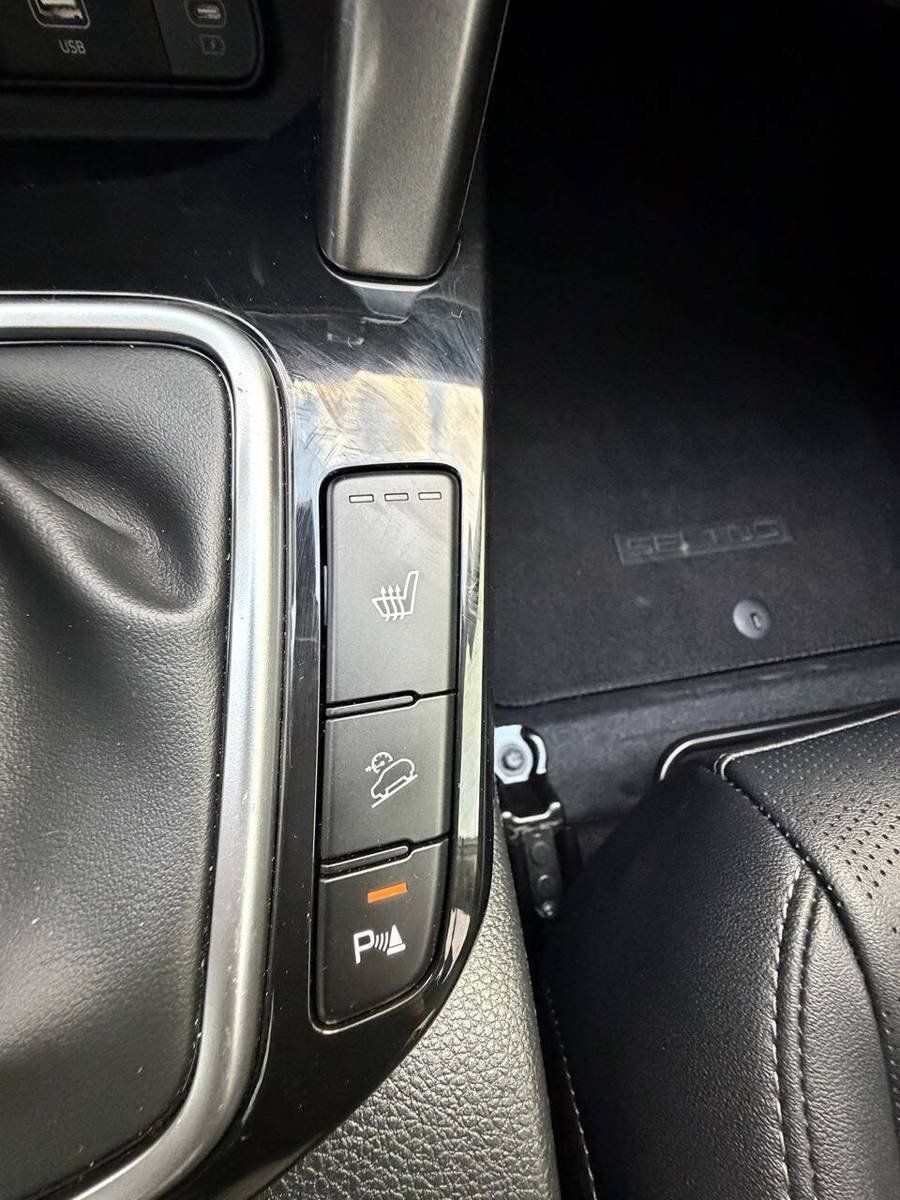 Used 2025 Kia Seltos EX FWD image 27