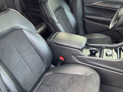 Certified 2024 Jeep Grand Cherokee Altitude image 17