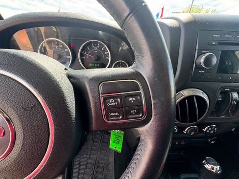 Used 2018 Jeep Wrangler Unlimited Sport S image 25