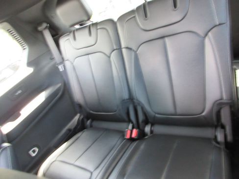 Used 2025 Jeep Grand Cherokee L Limited w/ Black Appearance Package AWD/4WD image 22