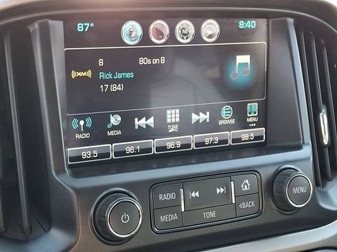 Used 2016 Chevrolet Colorado Z71 AWD/4WD image 3