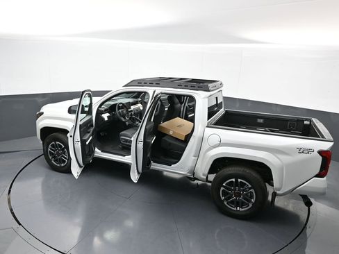 New 2024 Toyota Tacoma TRD Sport w/ TRD Sport Upgrade Package AWD/4WD image 41