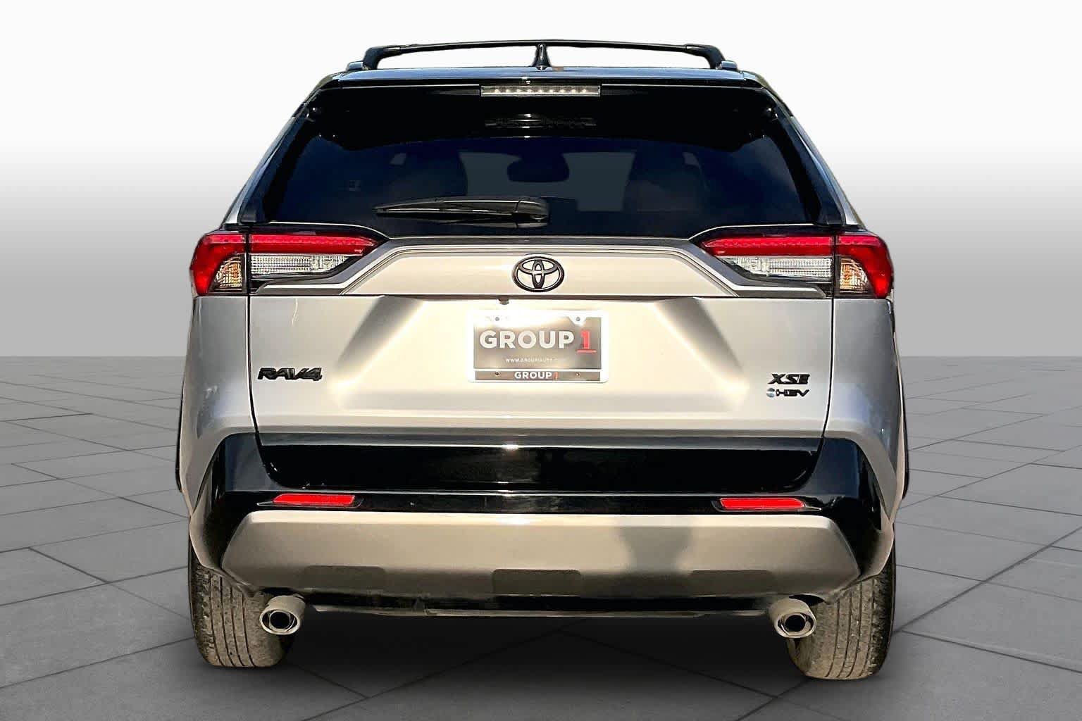 Used 2025 Toyota RAV4 XSE AWD/4WD image 5