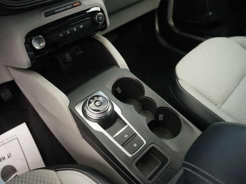 Used 2024 Ford Escape SE FWD image 28