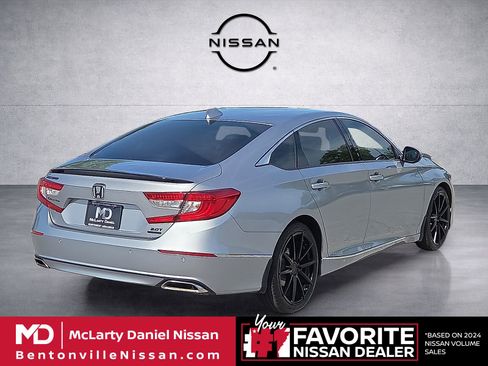 Used 2022 Honda Accord Touring image 5