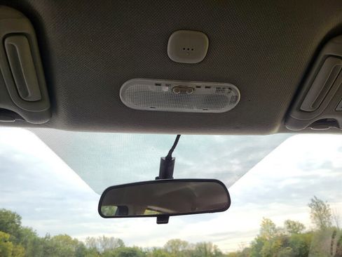 Used 2017 Nissan Versa Note SR image 14