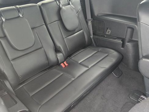 Used 2021 Ford Explorer XLT w/ Equipment Group 202A image 26