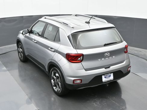 Used 2024 Hyundai Venue SEL image 35