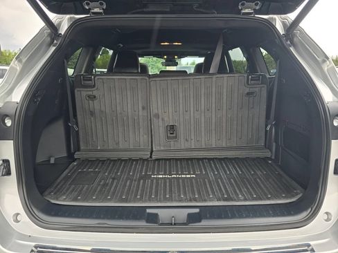 Used 2023 Toyota Highlander XSE AWD/4WD image 13
