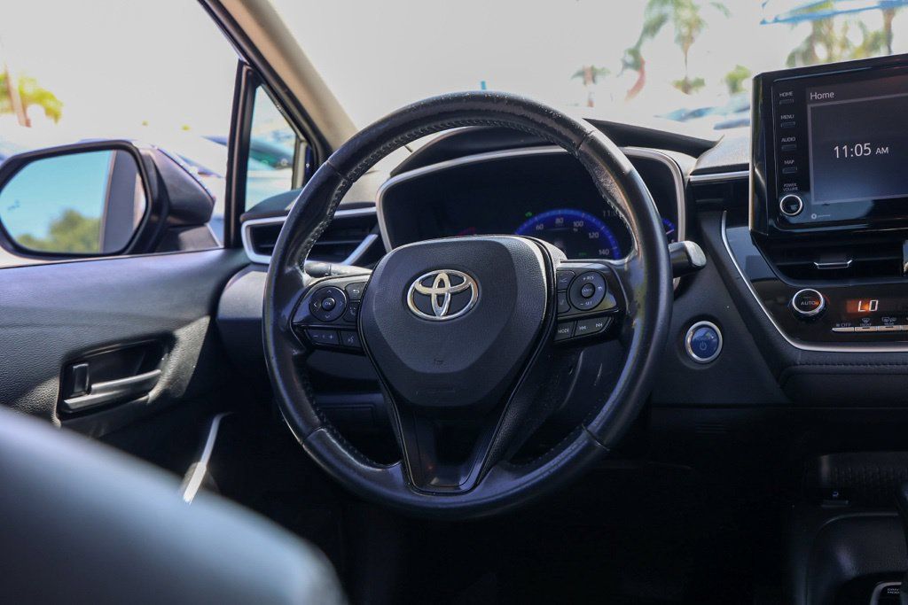 Used 2022 Toyota Corolla LE w/ Premium Interior Package FWD image 23