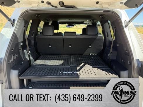 Used 2026 Lexus LX 700h Overtrail AWD/4WD image 35