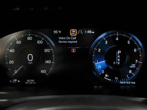 Used 2017 Volvo XC90 T6 Momentum w/ Vision Package image 15