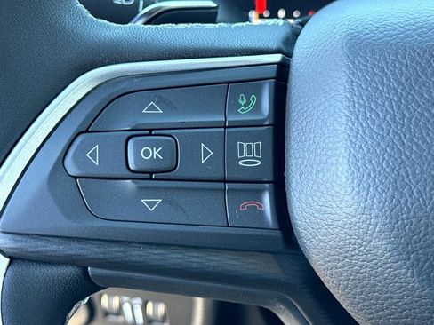 New 2025 Jeep Grand Cherokee L Laredo image 14