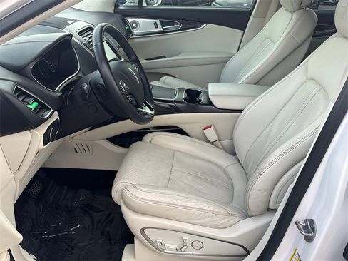 Used 2018 Lincoln MKX Black Label w/ Driver Assistance Package image 9