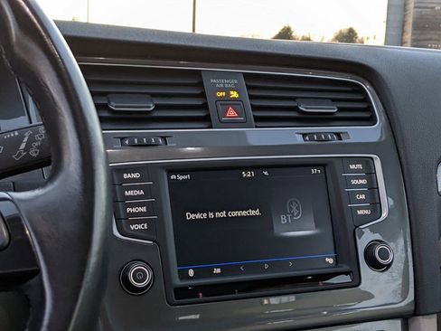 Used 2017 Volkswagen Golf Alltrack image 16