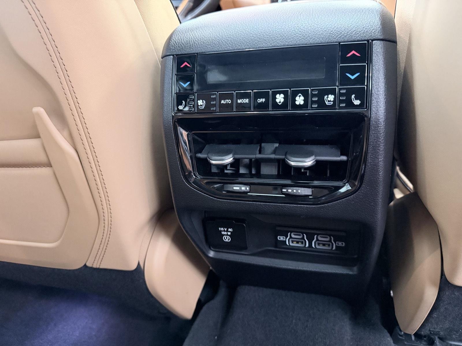 Used 2022 Jeep Grand Cherokee L Summit AWD/4WD image 32
