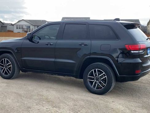 Used 2019 Jeep Grand Cherokee Altitude image 6