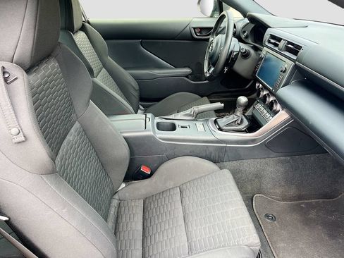 Used 2023 Toyota GR86 w/ ALL Weather Mat Package (TMS) RWD image 26