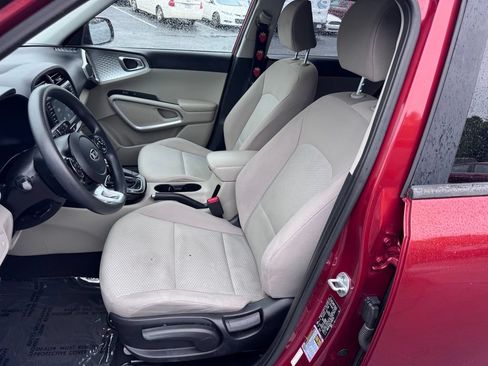 Used 2020 Kia Soul LX FWD image 17