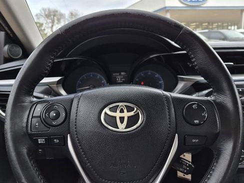 Used 2015 Toyota Corolla S image 22
