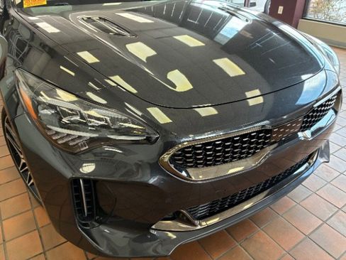 Used 2022 Kia Stinger GT1 RWD image 2