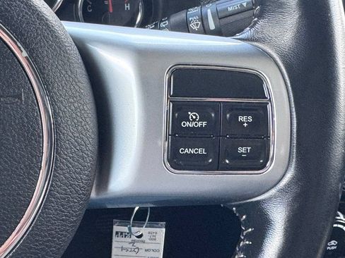 Used 2016 Jeep Wrangler Unlimited Rubicon AWD/4WD image 9