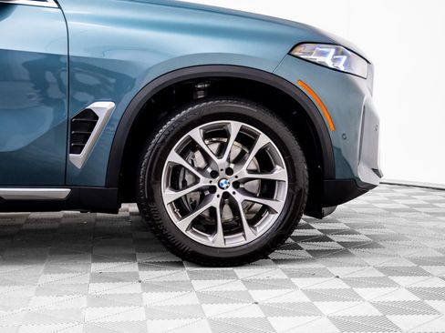 Used 2024 BMW X5 xDrive40i w/ Parking Assistance Package image 31