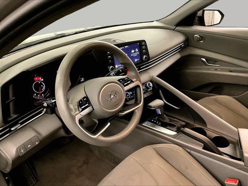 Used 2021 Hyundai Elantra SEL FWD image 12