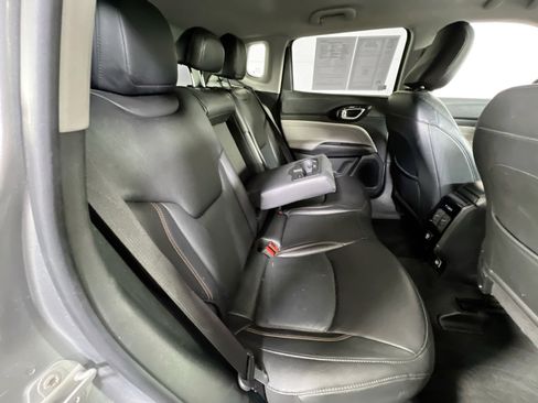 Used 2022 Jeep Compass Limited image 25