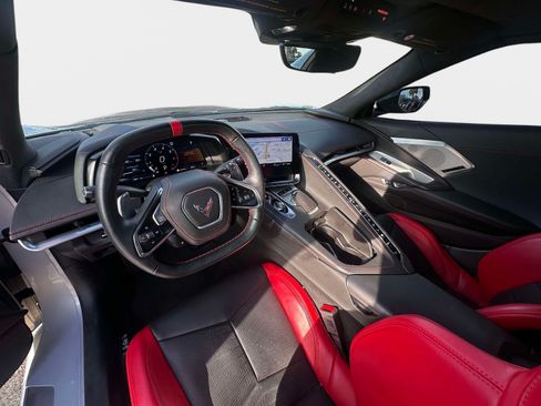 Used 2021 Chevrolet Corvette Stingray Premium Conv w/ Z51 Performance Package RWD image 10