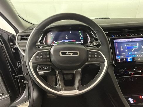 Used 2023 Jeep Grand Cherokee 4WD 4xe image 16