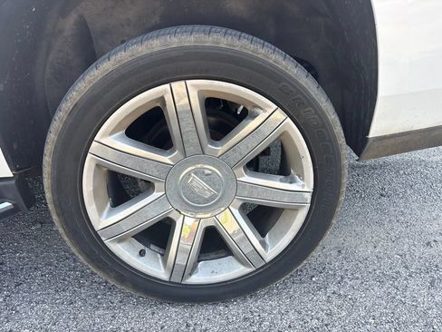 Used 2019 Cadillac Escalade Luxury AWD/4WD image 28