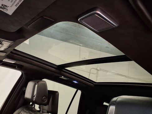 Used 2022 Cadillac Escalade Sport Platinum image 12